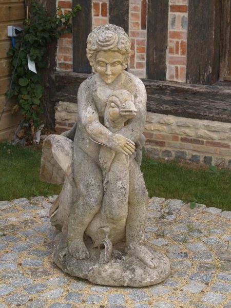 Statue chérubin et le cygne