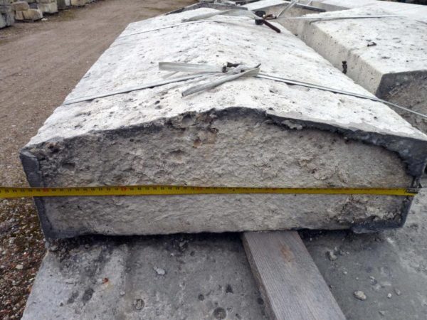 Dessus de mur en pierre calcaire