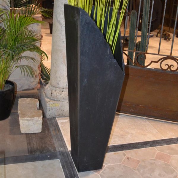 Vase en ardoise noire