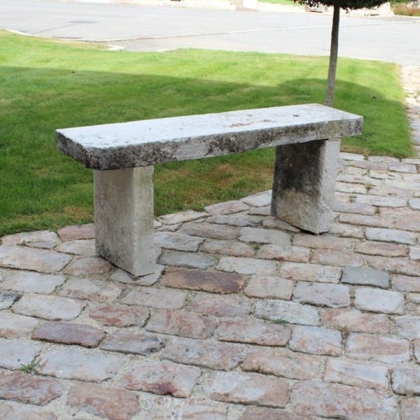 Banc en pierre de récupération