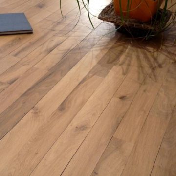 Parquet traditionnel en vieux chêne