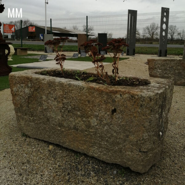 Bac en pierre pour jardinière