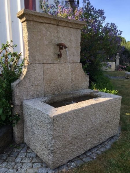 fontaine pierre ancienne