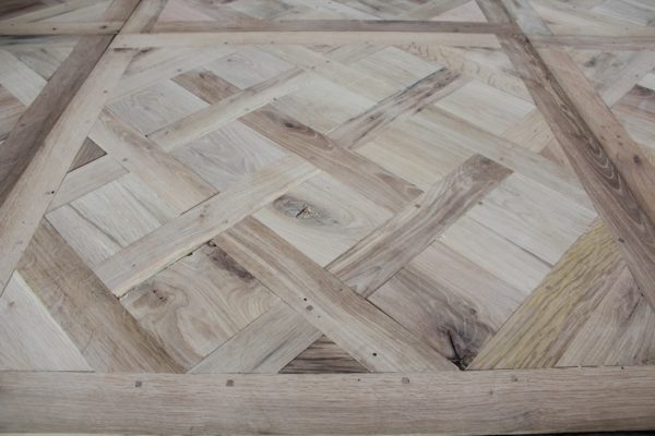 parquet versaille en vieux chêne ancien