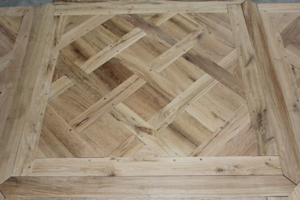 parquet versailles en vieux chêne de chez BCA Matériaux