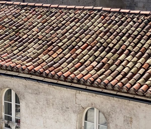 Réalisation avec des tuiles anciennes