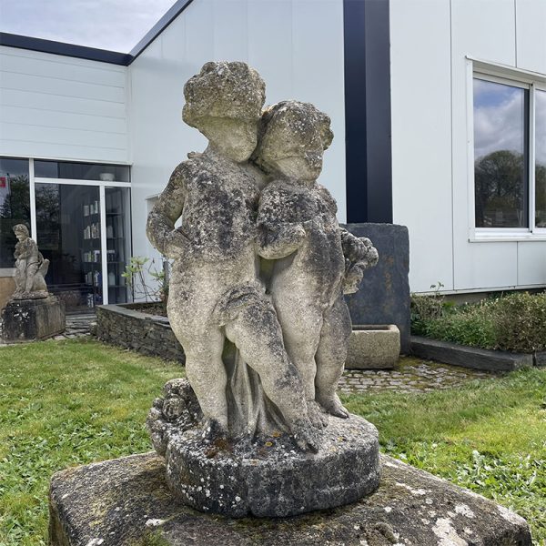 statue d'enfant pour décoration de jardin