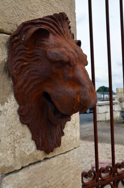 tête de lion pour fontaine murale