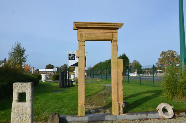 porte entourage pierre calcaire