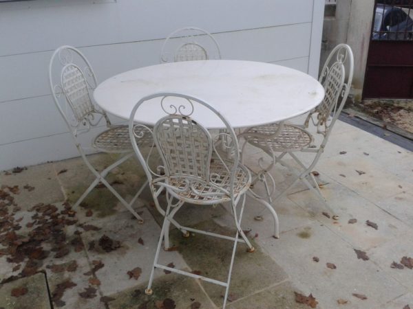 Table ronde en fer forgé style ancien