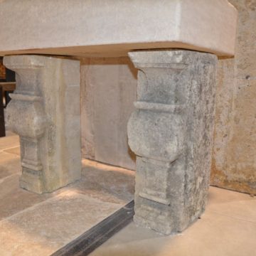 Balustre en pierre calcaire ancienne