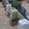 Borne en pierre granit