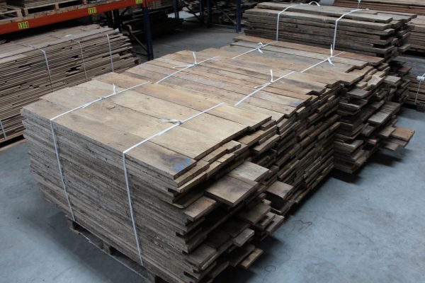 Stock de plancher ancien en chêne