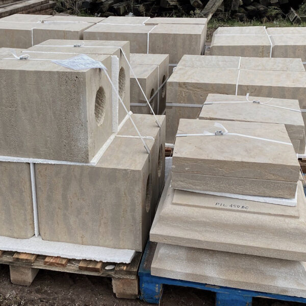 Stock de bloc pour piliers