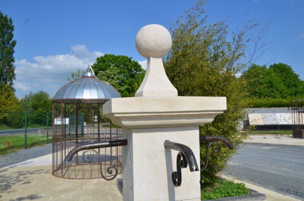 Fontaine de jardin en pierre naturelle