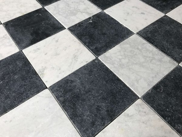 carrelage marbre et noir et blanc vieillie