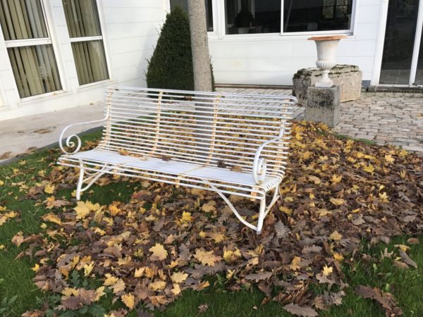 Banc réédition d'un modèle ancien en métal, 3 places.