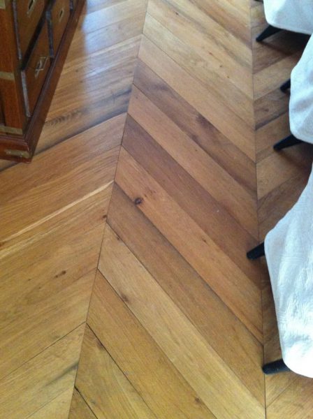 parquet chevron ancien en chêne