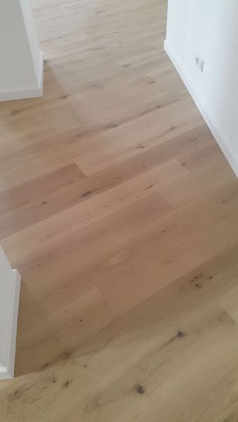 parquet contrecollé en chene naturel