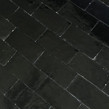 brique noir en terre cuite emaillée