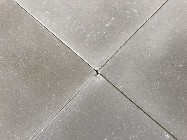 carreaux de ciment gris unie vieilli