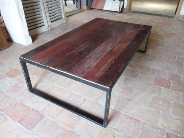 grande table basse rectangle rouge