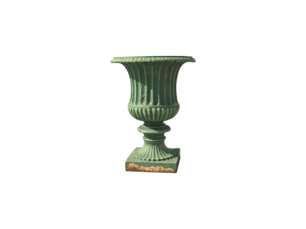 paire de vase ancienne en fonte vert détouré