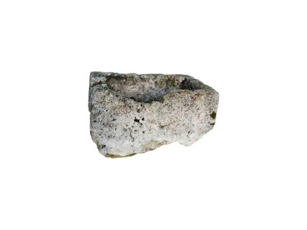 auge ancienne en pierre calcaire blanche et grise