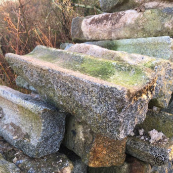 caniveau en granit parfait pour la renovation d'une ferme