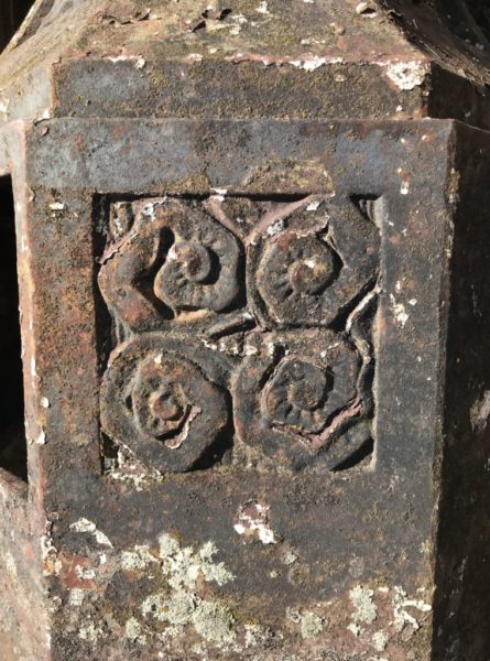 details du lampadaire anciens durenne