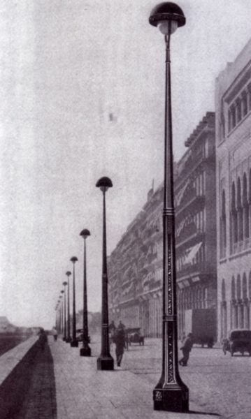 lampadaire de rue ancien de paris dans un magazine