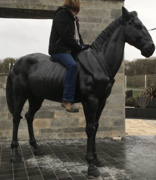 cheval de taille réelle en fer