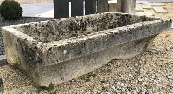 bac en pierre ancienne de récupération de type lavoir