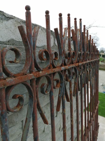 grille en fer pour portail ou mur ou autre