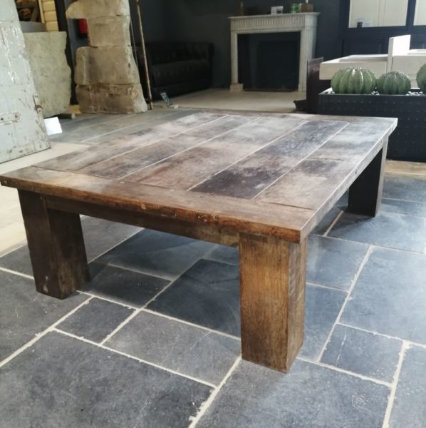 Table en chêne de tonneau