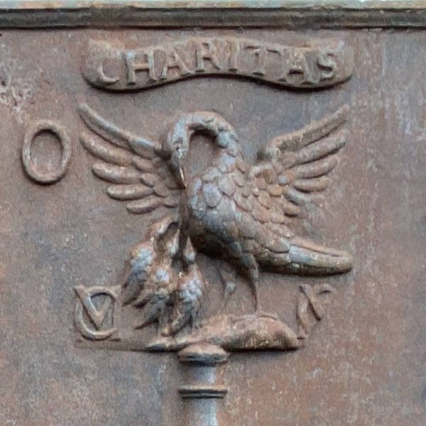 détails de l'oiseau sur la plaque ancienne