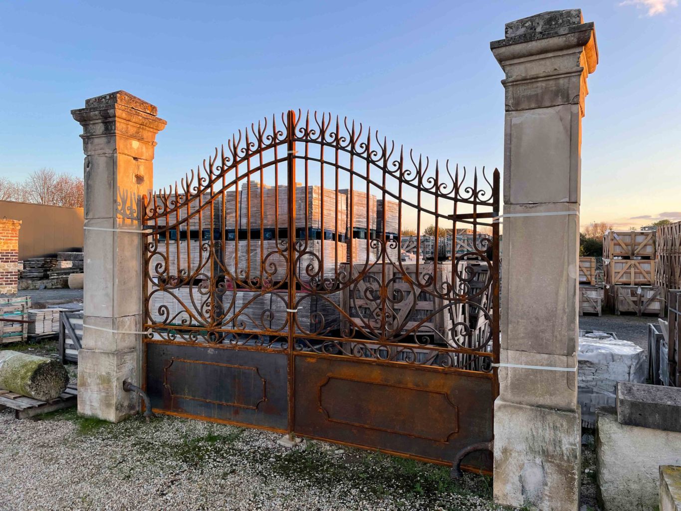 Portail en fer forgé de réédition | BCA Materiaux Anciens