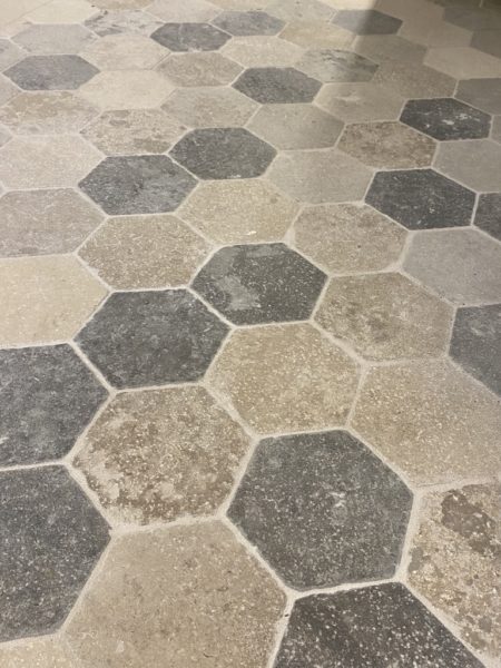 Dallag hexagonal de style médiéval