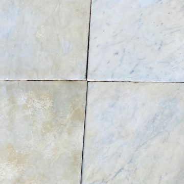 dallage en marbre ancien format 37 x 37 cm