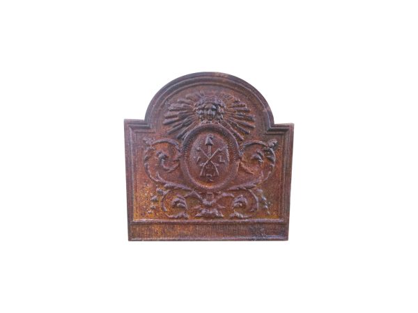 Plaque ancienne avec un blason et le roi soleil