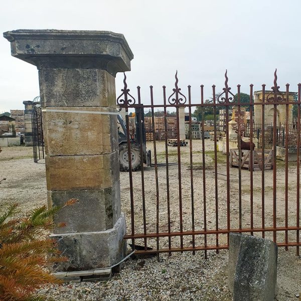 Colonne ancienne pour portail