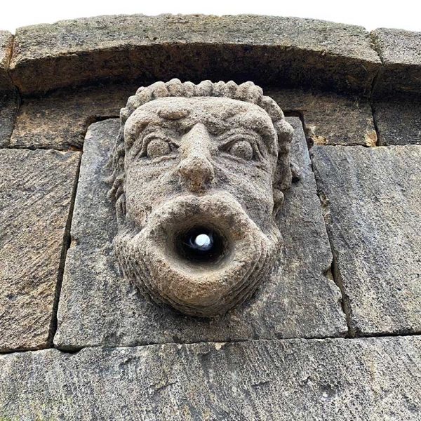 Sculpture de la fontaine