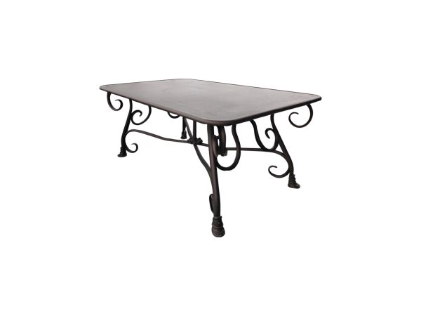 Table rectangulaire en métal couleur rouille