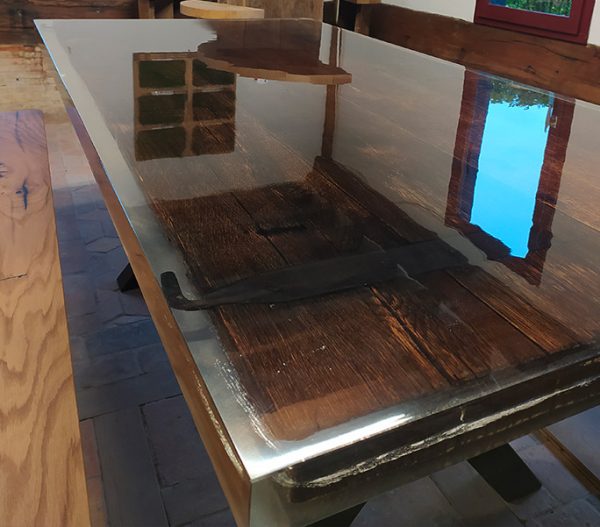 Table rectangulaire en epoxy