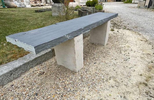 Banc en ardoise et mera beige