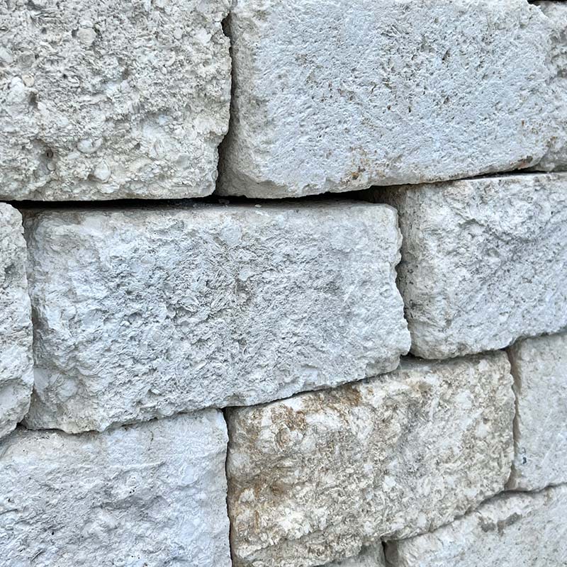 Blocs de pierre calcaire