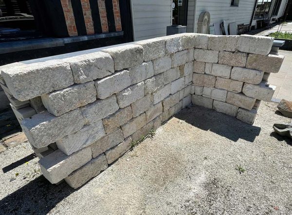 Réalisation d'un mur avec des blocs