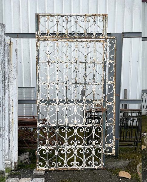 Portillon blanc en fer forgé