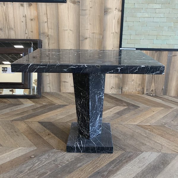 Table guéridon marbre noir intérieur