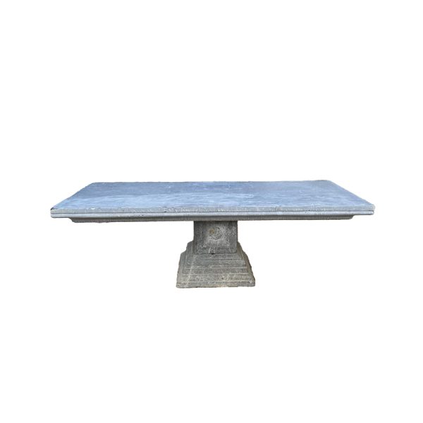 grande table en pierre bleue
